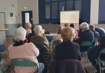 LES BENEVOLES EN REUNION DE TRAVAIL